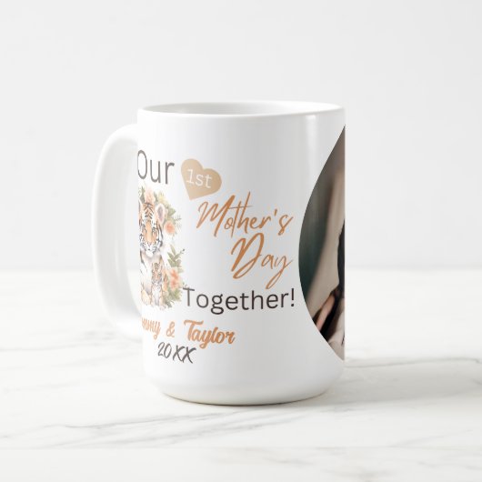 Tijger en welp, onze eerste Moederdag Samen Koffiemok (Voorkant links)