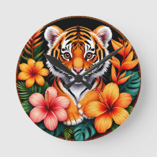 Tijger omringd door tropische bloemen ronde klok