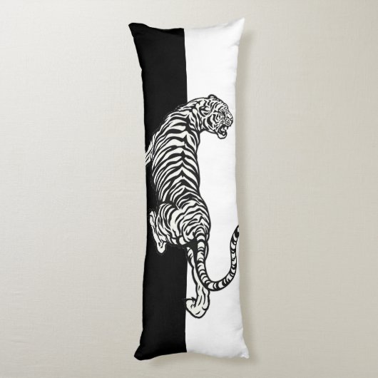 Tijger op zwart en wit lichaamskussen (Achterkant (Verticaal))