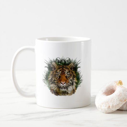 Tijger peering door gras koffiemok (Met donut)