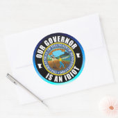 Tim Walz is een idioot Ronde Sticker (Envelop)