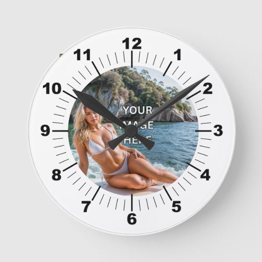TIME! ⏰ Custom Wall Clock – Add Your Design Ronde Klok (Voorkant)