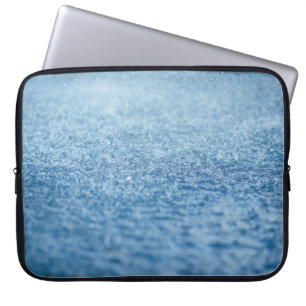 Time-lapse-fotografie van de regen laptop sleeve