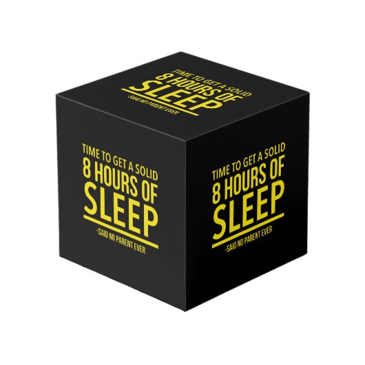 Time to get a solid 8 hours of sleep – said no kubus (Voorkant hoekig)