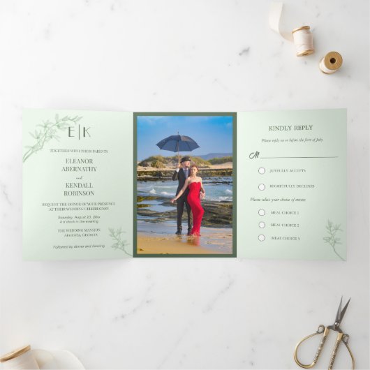 Timless Flower Wedding Tri-Fold Uitnodiging (Binnen)