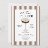 Tini beetje oudere espresso martini verjaardag kaart (Voorkant)