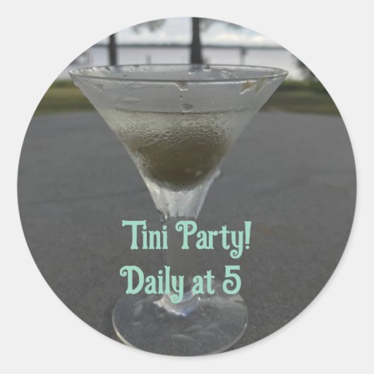 Tini Party, Dagelijks om 5 Sticker (Voorkant)