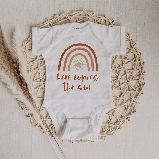 TINLEY Boho Terracotta Rainbow Hier komt de zon Romper