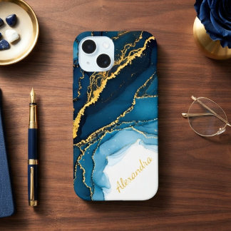 Tinten van blauw & goud alcoholinkt met naam iPhone 15 hoesje