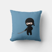 Tiny Angry Ninja op blauw Kussen (Voorkant)