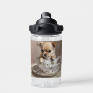 Tiny Delight: Chihuahua Puppy in een theekopje Waterfles