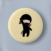 Tiny Happy Ninja op Yellow Ronde Button 5,7 Cm
