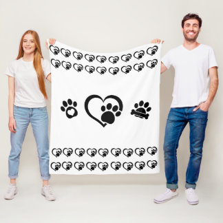 Tiny hearts and Paw Prints Fleece Blanket Deken