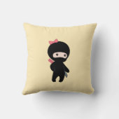 Tiny Ninja Girl op Geel Kussen (Achterkant)