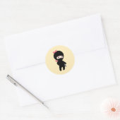 Tiny Ninja Girl op Geel Ronde Sticker (Envelop)