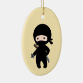 Tiny Ninja Holding Throwing Star op geel Keramisch Ornament (Rechts)