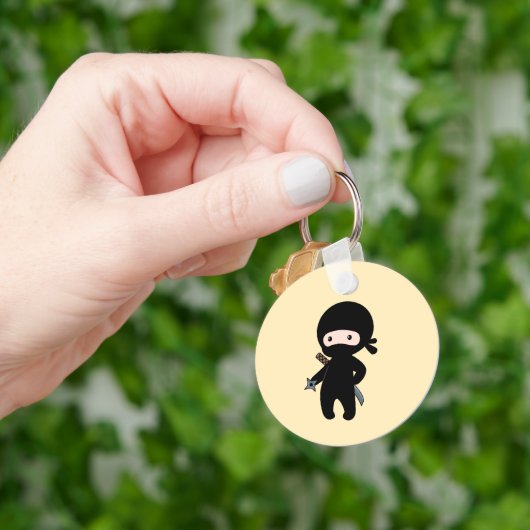 Tiny Ninja Holding Throwing Star op geel Sleutelhanger (Hand)