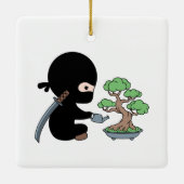 Tiny Ninja Watering Bonsai Tree Keramisch Ornament (Achterkant)