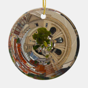 Tiny Planet Union Station Kansas City MO. Keramisch Ornament