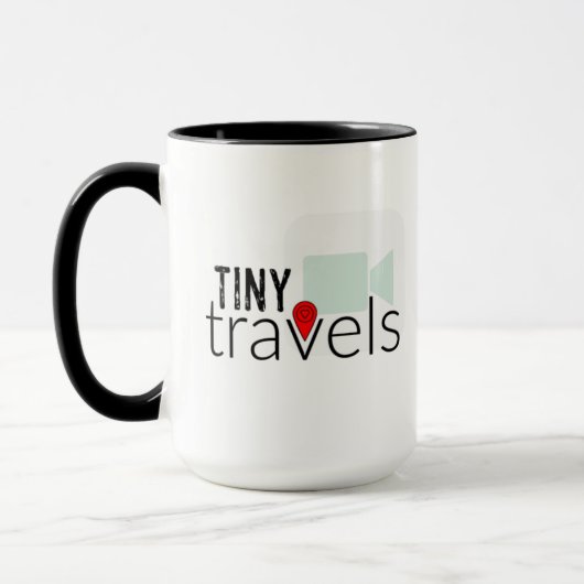 Tiny Travers Logo Mug avec Channel Hosts (Gauche)