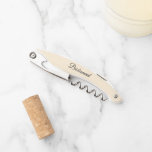 Tire-bouchon Champagne Couleur Mariage personnalisé Bridesmaid<br><div class="desc">Ouvert à vis à vin couleur champagne tendance pour votre femme de chambre mariage avec son nom sur le dos et imprimé en noir,  stylisé. Personnalisez le tire-bouchon en remplaçant le nom par le nom de la servante. Disponible dans de nombreux modèles de couleurs mariages de demoiselles d'honneur populaires.</div>
