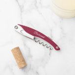 Tire-bouchon Cranberry Red Mariage personnalisé Bridesmaid<br><div class="desc">Ouvert-bouchon à vin rouge canneberge tendance pour votre femme de chambre mariage avec son nom sur le dos et imprimé en blanc, stylisé. Personnalisez le tire-bouchon en modifiant et en remplaçant le nom par le nom de votre servante. Disponible dans de nombreux modèles de couleurs mariages de demoiselles d'honneur populaires....</div>