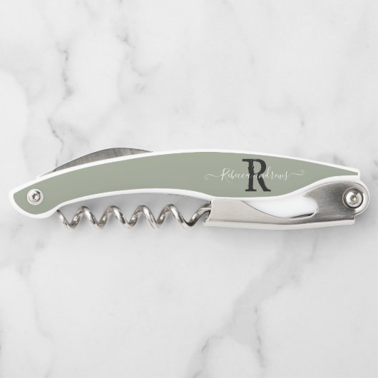 Tire-bouchon Monogramme élégant Sage vert Script Nom initial (Dos)