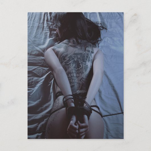 Tirée ● Tattooed B&W photo Carte postale (Devant)