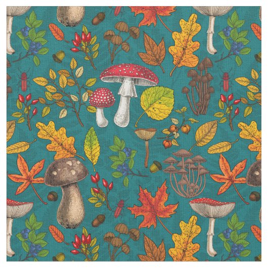 Tissu Champignons d'automne, feuilles, noix et baies sur (Fermer)