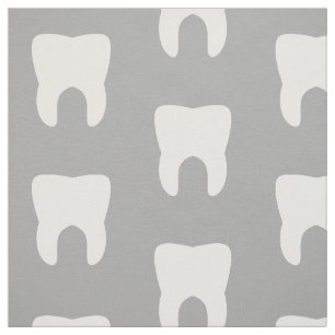 Tissu Dents blanches sur un arrière - plan gris