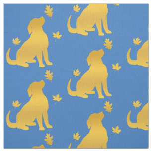 Tissu Golden retriever parmi le feuille d'automne