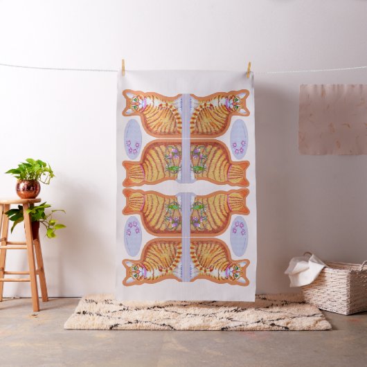 Tissu Tabby Cat Dancing Mice Coussin Mirror Images (In Situ)