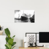 TITANIC in SOUTHAMPTON HARBOR Poster (Thuiskantoor)
