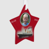 Titanic Porthole Photo Red Kerstmis Ornament (voorkant)