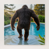 Title: Bigfoot’s Backyard Pool Party Legpuzzel (Verticaal)