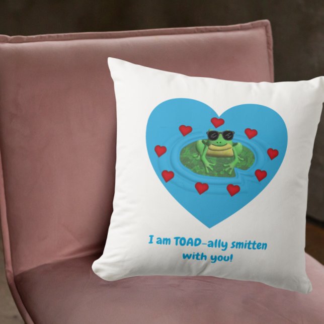 Toad-ally smitten with you kussen (Creator heeft geüpload)