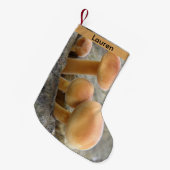 Toadstools op een aangepaste boomstam kleine kerstsok (Voorkant (Hangend))