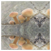 Toadstools op Tree Trunk Patterned Animal Stof (Close Up)