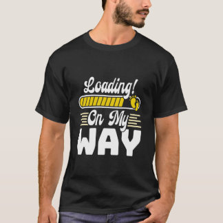 Toekomstige moeder AAN HET LADEN ONDERWEG Grappige T-shirt