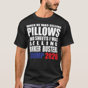Toen hij Kussens en lakens verkocht, was ik Selli T-shirt