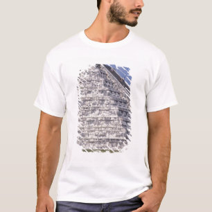 Toeristen die de trap van El Castillo, steen, bekl T-shirt