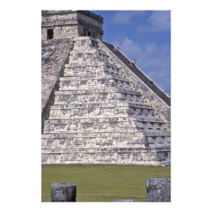 Toeristen die trappen beklimmen van El Castillo, s Foto Afdruk