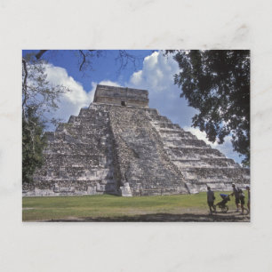 Toeristen lopen langs een onherstelbare kant van E Briefkaart