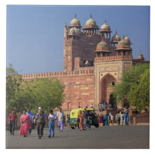 Toeristen voor Fatehpur Sikri, in de Tegeltje