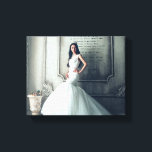 Toile Accueil Mariage Portrait Portrait Mariage Garde<br><div class="desc">"C'est une chose du Sud !" Les portraits nuptiaux sont si beaux, un si beau gardien, et quand vous les mettez en exposition à la réception, ils sont un point de convergence merveilleux ! Prenez votre photo préférée de votre séance Portrait nuptial, téléchargez-la ici, et envoyez-la pour imprimer - facile...</div>