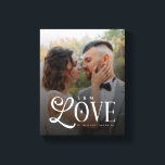 Toile Amour Moderne Monogramme de Mariage Personnalisé p<br><div class="desc">Transformez votre photo de mariage ou de fiançailles préférée en une superbe œuvre d'art mural avec cette toile personnalisée Modern Love avec monogramme de couple et photo de mariage. Conçue avec des lignes épurées, une typographie moderne et douce, ainsi qu'un monogramme sophistiqué, cette toile transforme votre moment spécial en un...</div>