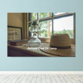 Toile Antique coal Oil Lamp and Straw Hat (Insitu (Plancher de Bois))