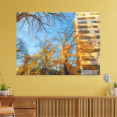 Toile Arbres d'automne et façade de bâtiment (Insitu(Salon))