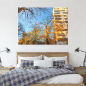 Toile Arbres d'automne et façade de bâtiment (Insitu(Chambre))