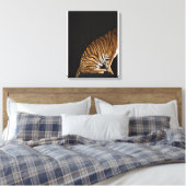 Toile Arrière du tigre assis sur la plateforme (Insitu(Chambre))